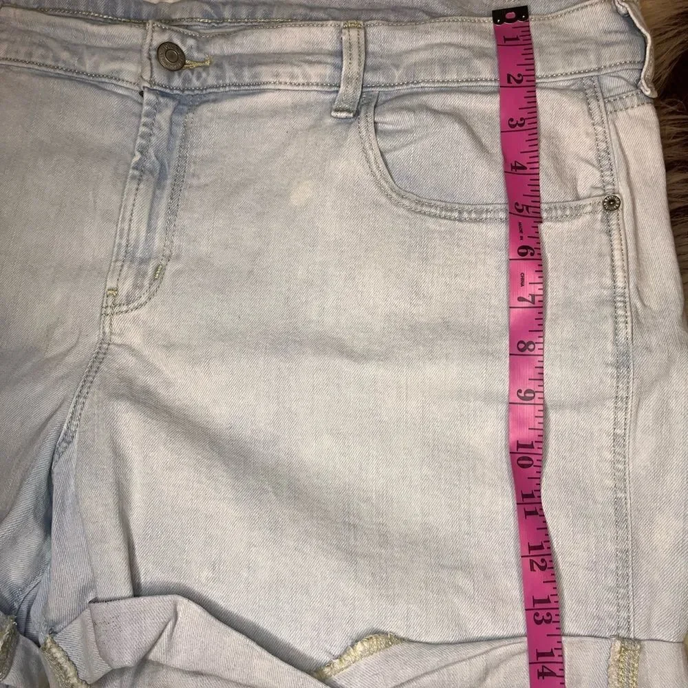 Old Navy stone washed cuffed boyfriend denim shorts sz 18